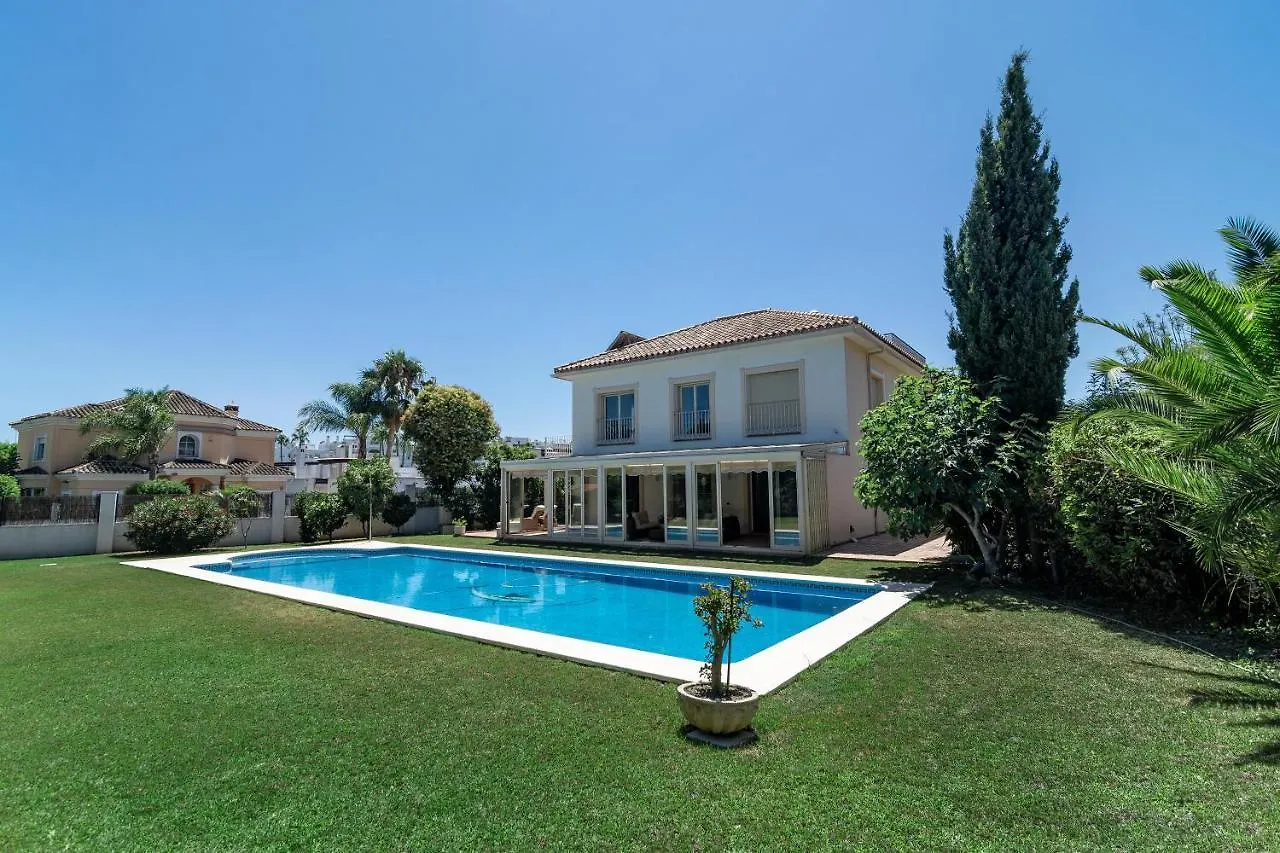 Cln- Spacious 6 Bedroom Villa Next To Beach Marbella 0*,