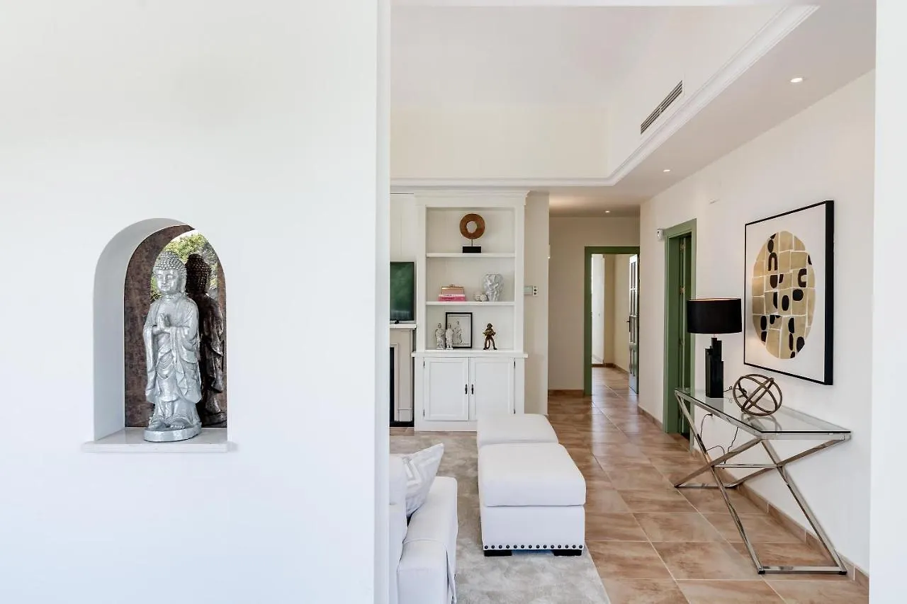 Cln- Spacious 6 Bedroom Villa Next To Beach Marbella