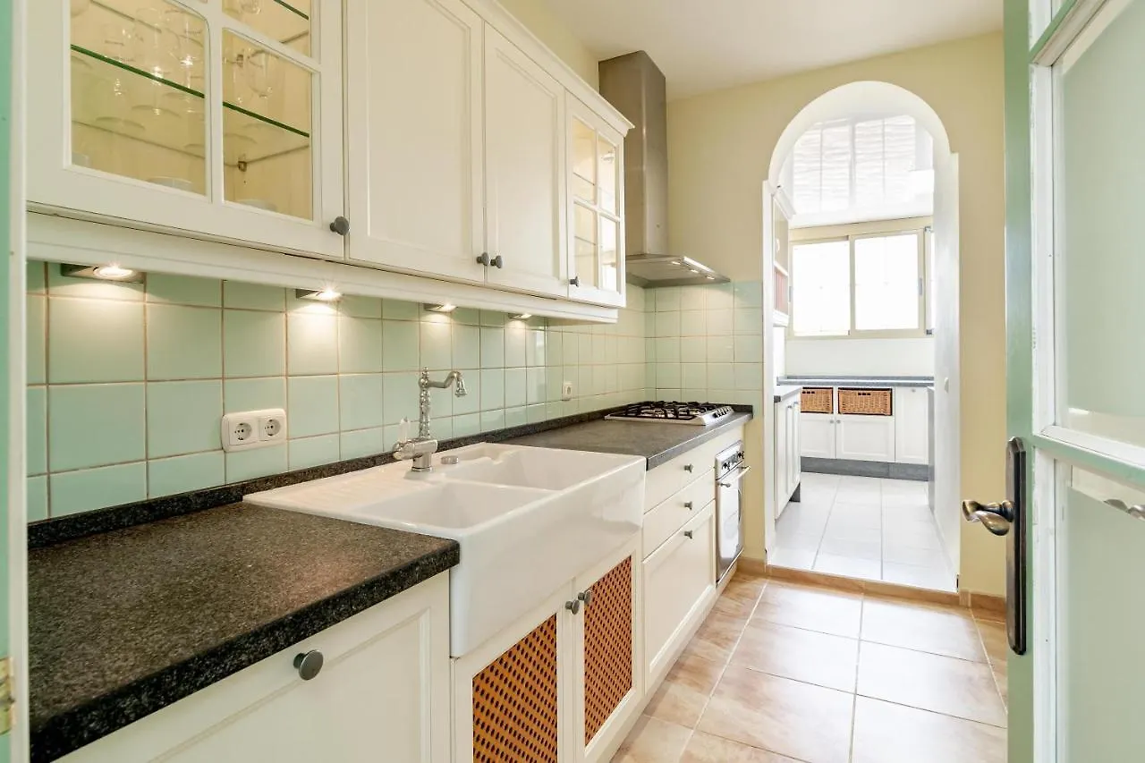Cln- Spacious 6 Bedroom Villa Next To Beach Marbella