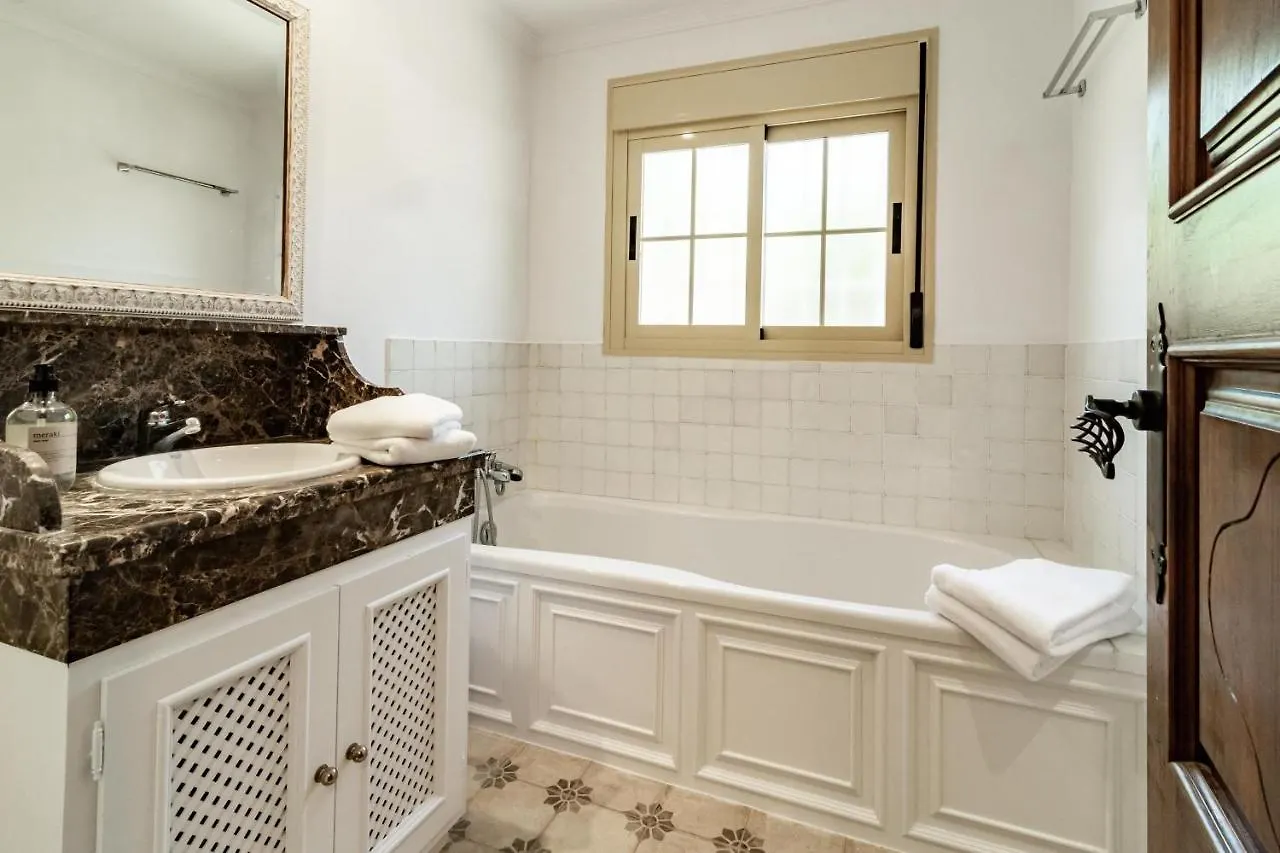 Cln- Spacious 6 Bedroom Villa Next To Beach Marbella