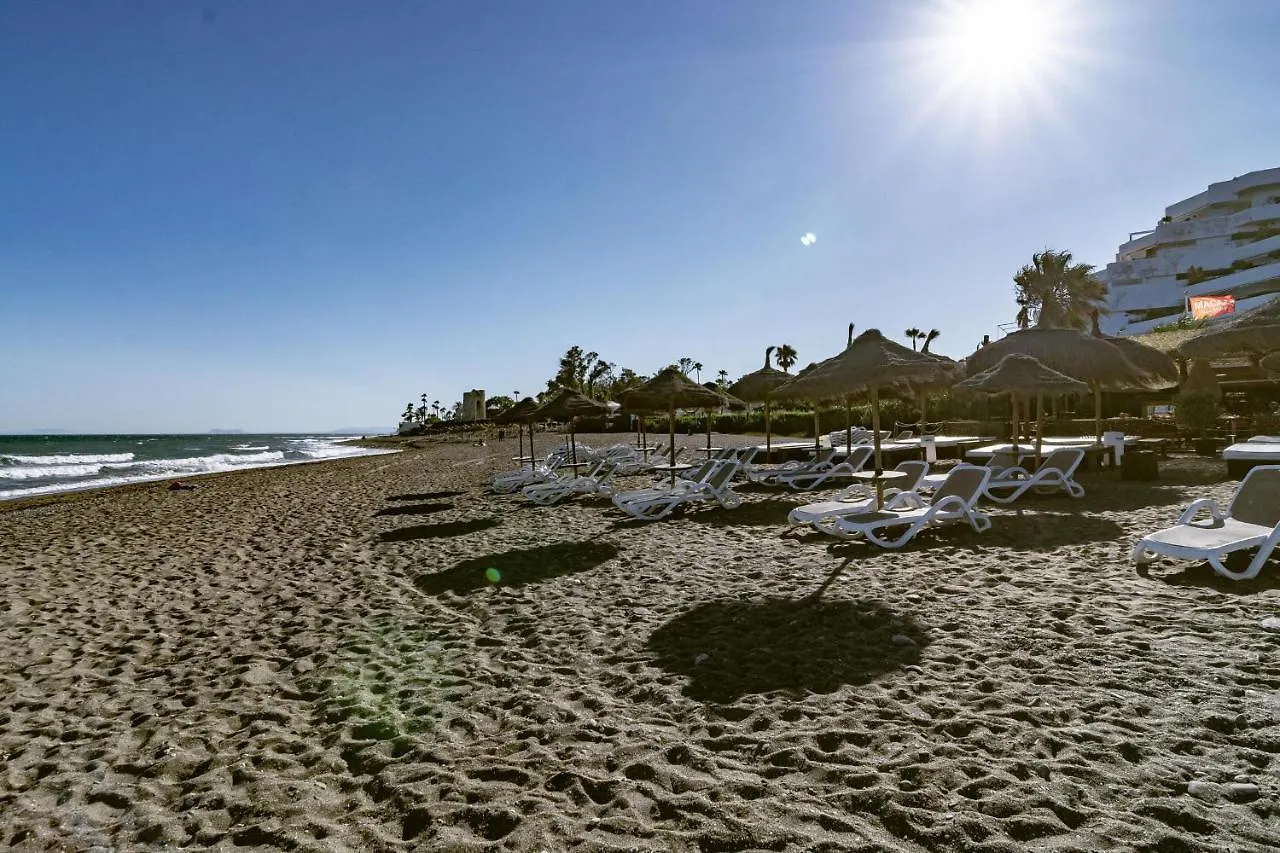 Cln- Spacious 6 Bedroom Villa Next To Beach Marbella Spanje